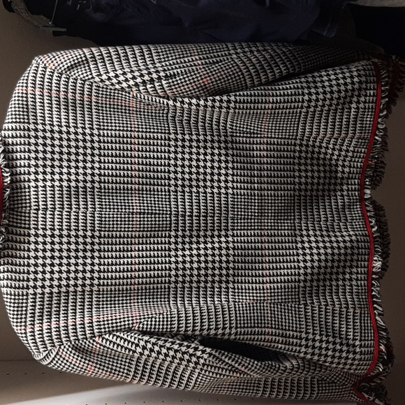 Womens jacket, ECI new york, good condition, one button missing, size 18w - Picture 2 of 4